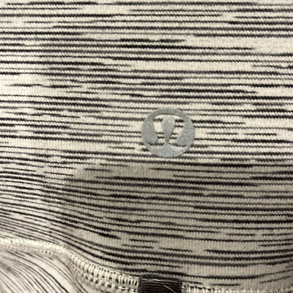 Lululemon zip jacket size 10.  Excellent condition - Picture 3 of 3